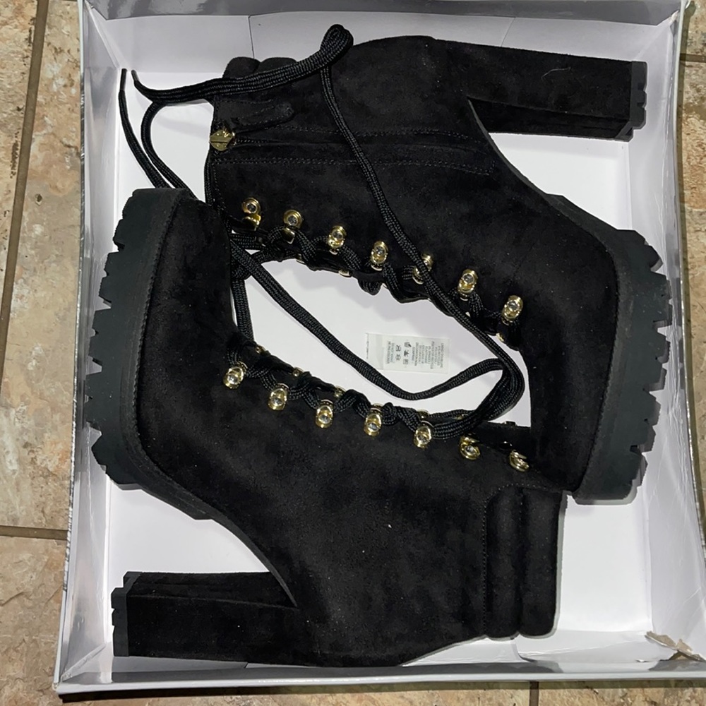 Platform high heeled boots